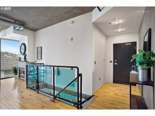 Photo #3: 23127422 Listing