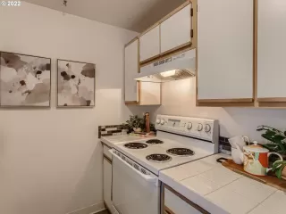 Photo #6: 23127797 Listing 