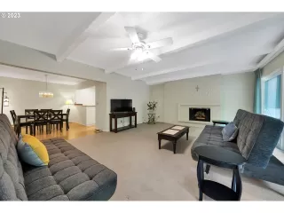 Photo #3: 23128003 Listing