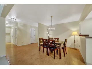 Photo #4: 23128003 Listing