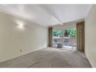 Photo #6: 23128003 Listing