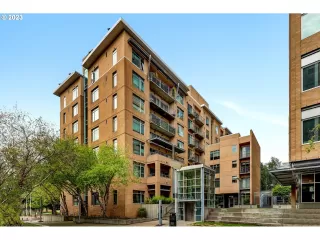 Photo #2: 23128107 Listing