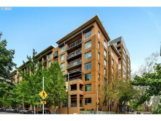 Photo #3: 23128107 Listing