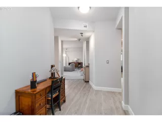 Photo #3: 23128449 Listing