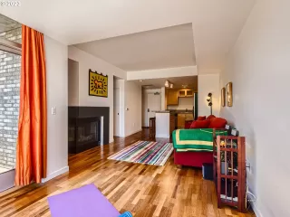 Photo #5: 23128981 Listing 