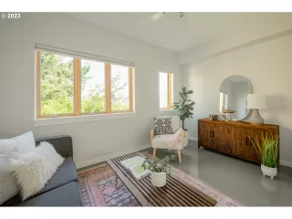 Photo #1: 23129222 Listing