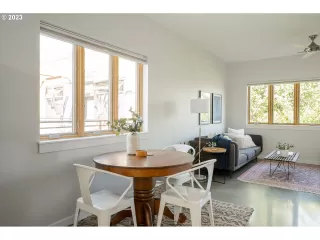 Photo #2: 23129222 Listing