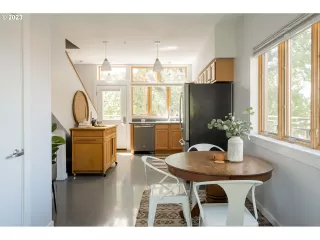 Photo #6: 23129222 Listing