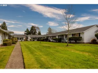 Photo #2: 23129274 Listing