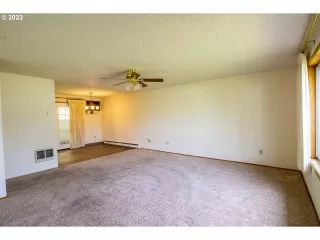 Photo #3: 23129274 Listing