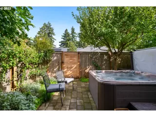 Photo #4: 23129759 Listing