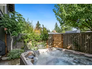 Photo #5: 23129759 Listing