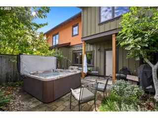 Photo #6: 23129759 Listing