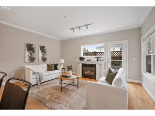 Photo #1: 23129762 Listing