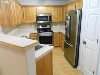 Photo #6: 23130361 Listing