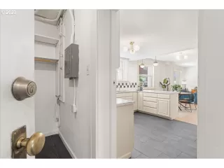 Photo #2: 23131215 Listing