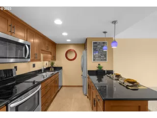 Photo #2: 23131553 Listing