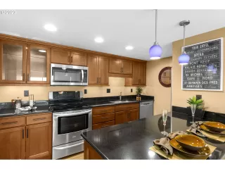 Photo #4: 23131553 Listing