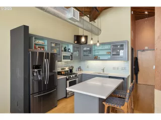 Photo #1: 23131974 Listing