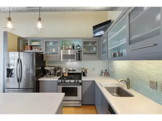 Photo #2: 23131974 Listing