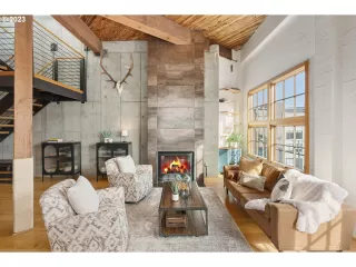 Photo #6: 23131974 Listing