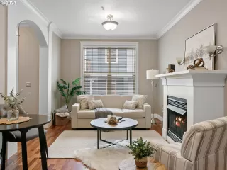 Photo #1: 23132147 Listing