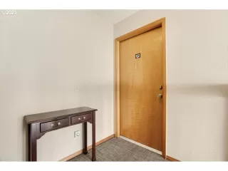 Photo #4: 23132234 Listing