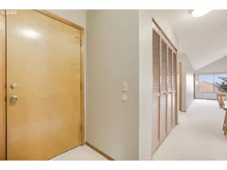 Photo #5: 23132234 Listing