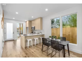 Photo #3: 23133327 Listing 