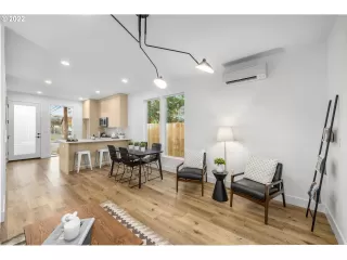 Photo #6: 23133327 Listing 