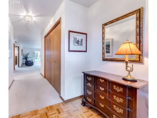 Photo #2: 23133409 Listing