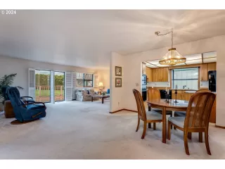 Photo #3: 23133409 Listing