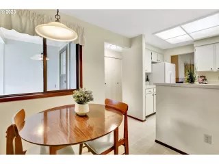 Photo #3: 23133745 Listing 