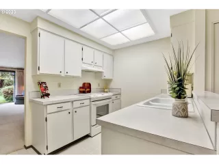 Photo #5: 23133745 Listing 