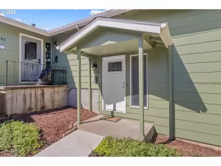 Photo #5: 23133754 Listing