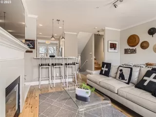 Photo #5: 23134075 Listing 