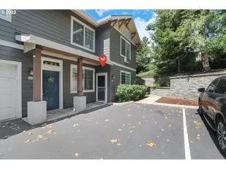 Photo #2: 23134705 Listing