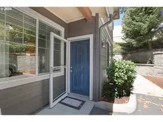 Photo #3: 23134705 Listing