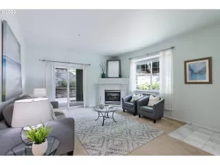 Photo #4: 23134705 Listing