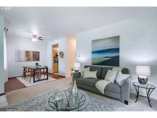 Photo #6: 23134705 Listing