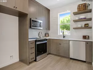 Photo #3: 23135031 Listing