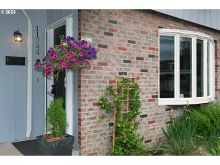 Photo #3: 23135101 Listing