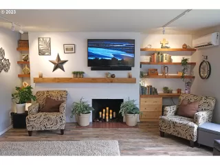 Photo #4: 23135101 Listing