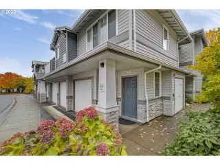 Photo #3: 23135178 Listing