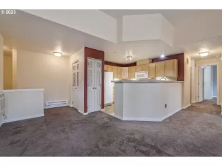 Photo #4: 23135178 Listing