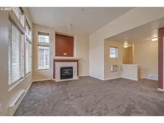 Photo #6: 23135178 Listing