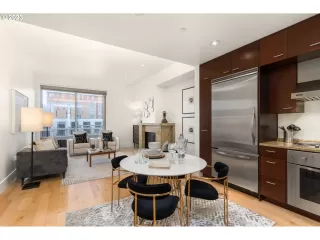 Photo #2: 23135316 Listing 