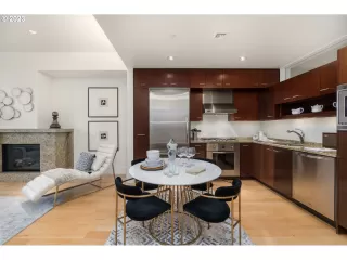 Photo #6: 23135316 Listing 