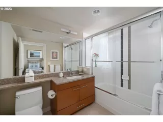 Photo #4: 23135423 Listing