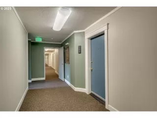 Photo #3: 23136202 Listing